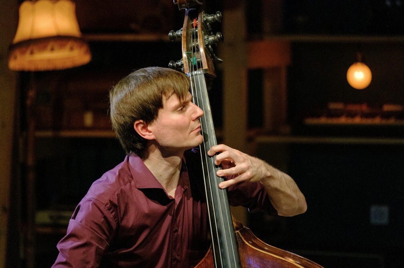 Daniel Dodds beim Abendbier zum Klavier am 12. und 13 November 2024
